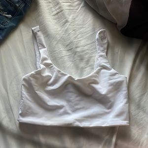 Cropped medium white tank